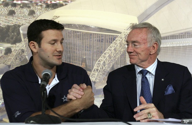 jerry jones tony romo handclasp