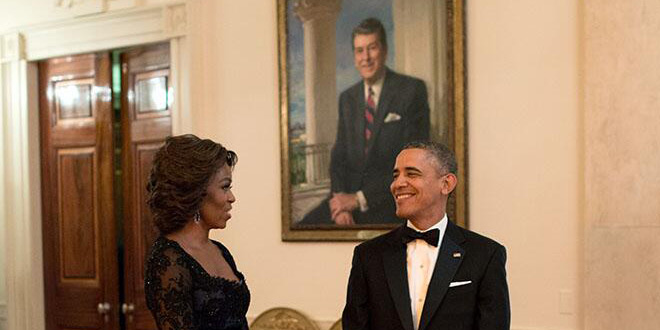 Reagan Photobomb Photobombs President Obama Barack and the First Lady Michelle Obama former Ronald The Gipper dressed up dressy formal for a night out on the town dinner going out to eat looking nice steals spotlight Twitchy